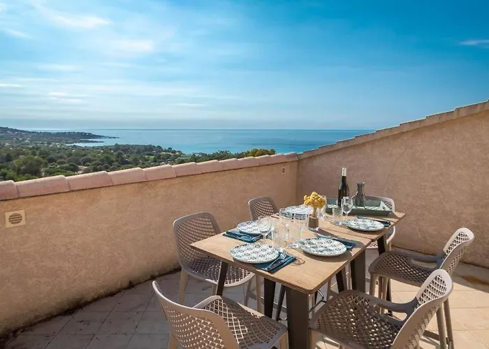 Standard 2ch Vue - Ile Rousse * LʼÎle-Rousse